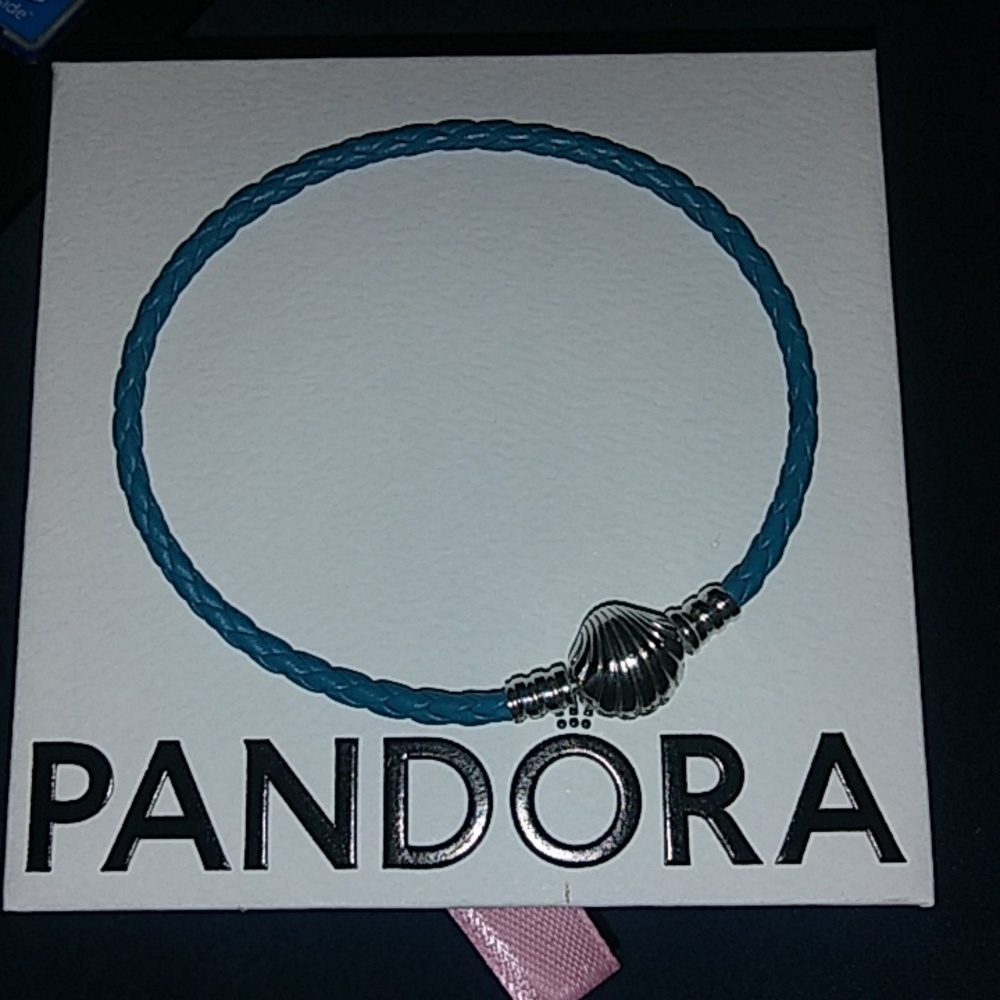 Pandora Moments Seashell leather bracelet